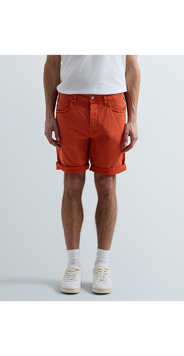 テーパードフィットカラーデニムショーツ